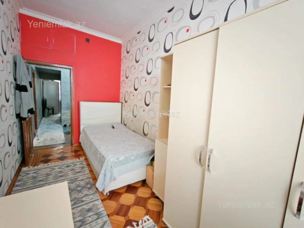 Satılır 3 otaqlı köhnə tikili 80 m²