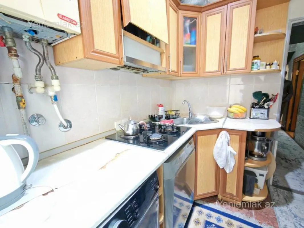 Satılır 3 otaqlı köhnə tikili 80 m²