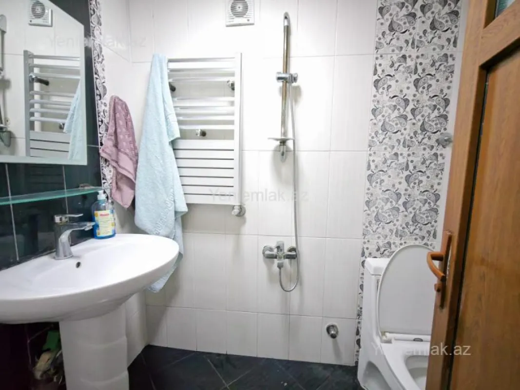 Satılır 3 otaqlı köhnə tikili 80 m²