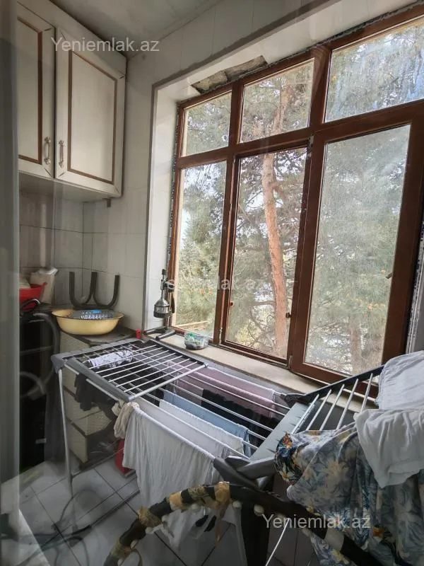 Satılır 3 otaqlı köhnə tikili 80 m²