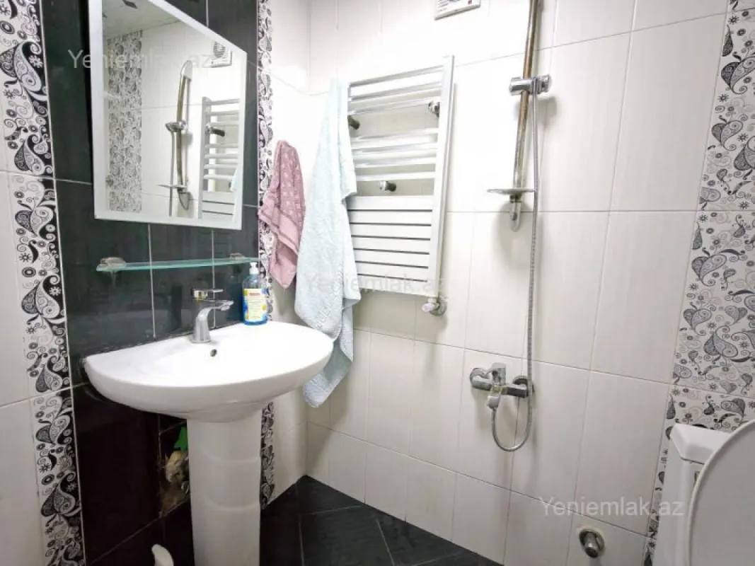 Satılır 3 otaqlı köhnə tikili 80 m²