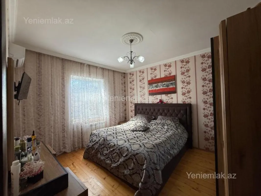 Satılır 4 otaqlı həyət evi 120 m²
