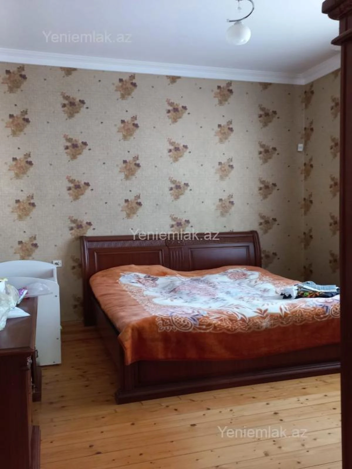 Satılır 6 otaqlı həyət evi 250 m²