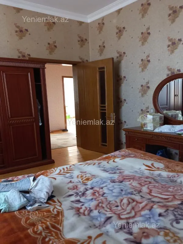 Satılır 6 otaqlı həyət evi 250 m²