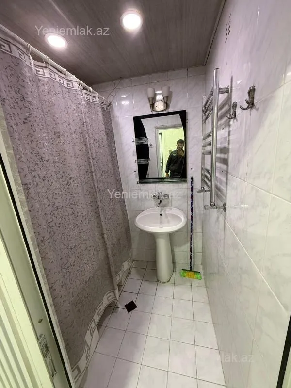 Satılır 2 otaqlı köhnə tikili 62 m²