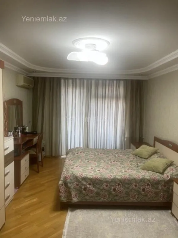 Satılır 3 otaqlı köhnə tikili 80 m²