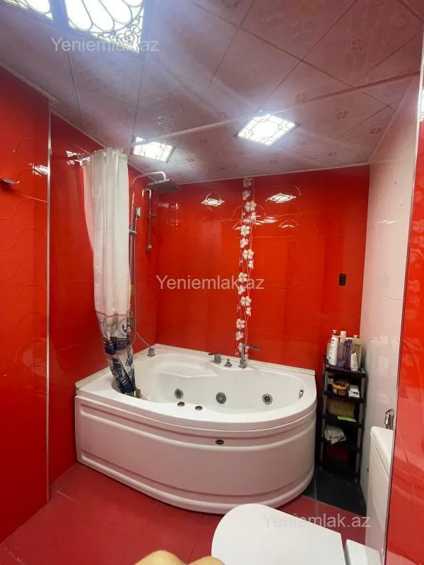 Satılır 3 otaqlı yeni tikili 130 m²