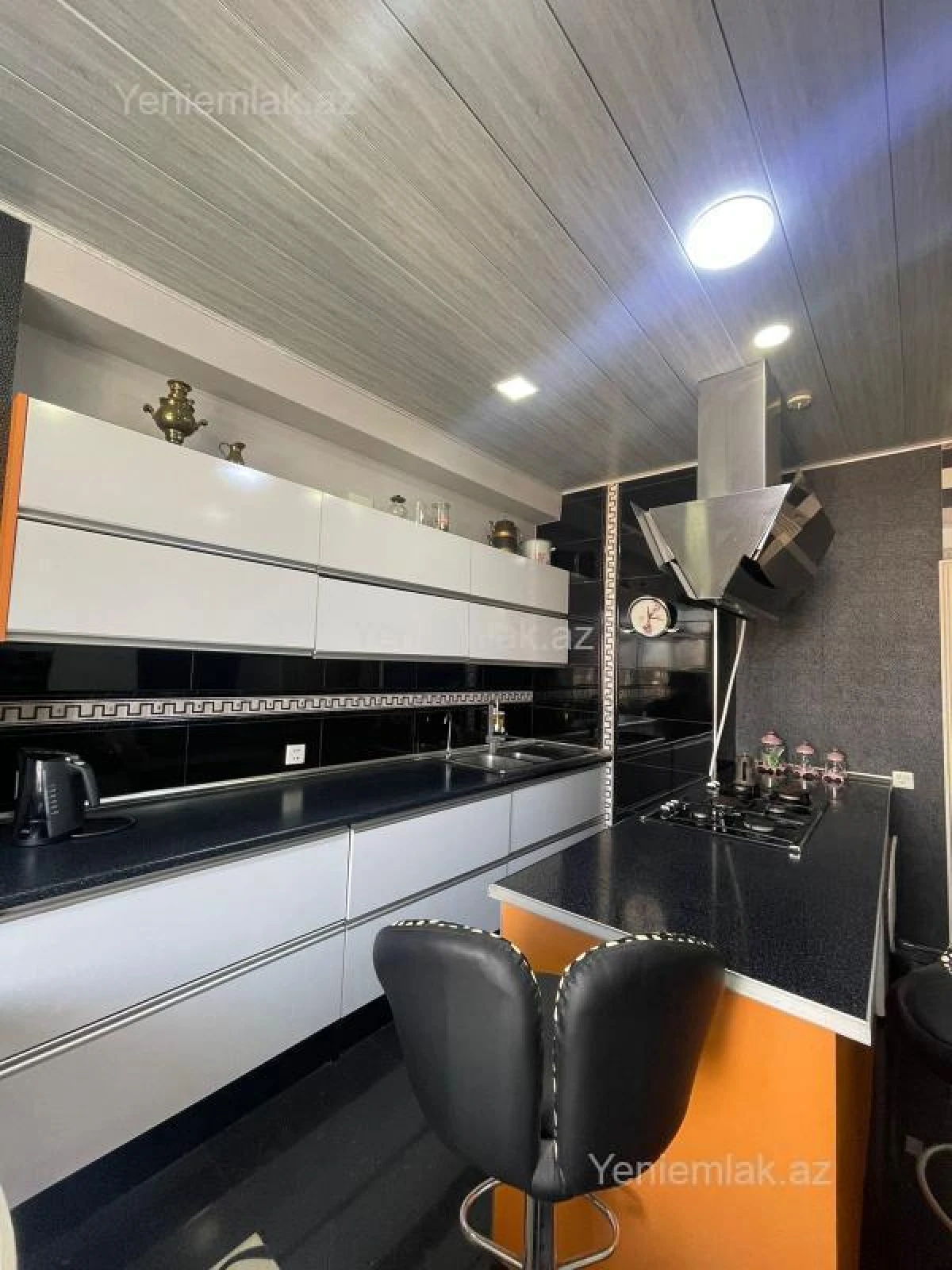 Satılır 3 otaqlı yeni tikili 130 m²