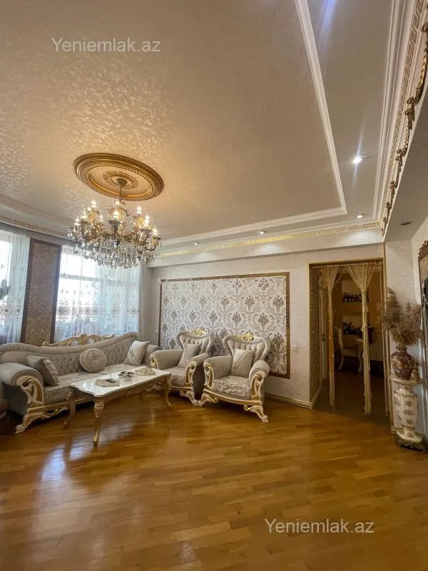 Satılır 3 otaqlı yeni tikili 130 m²