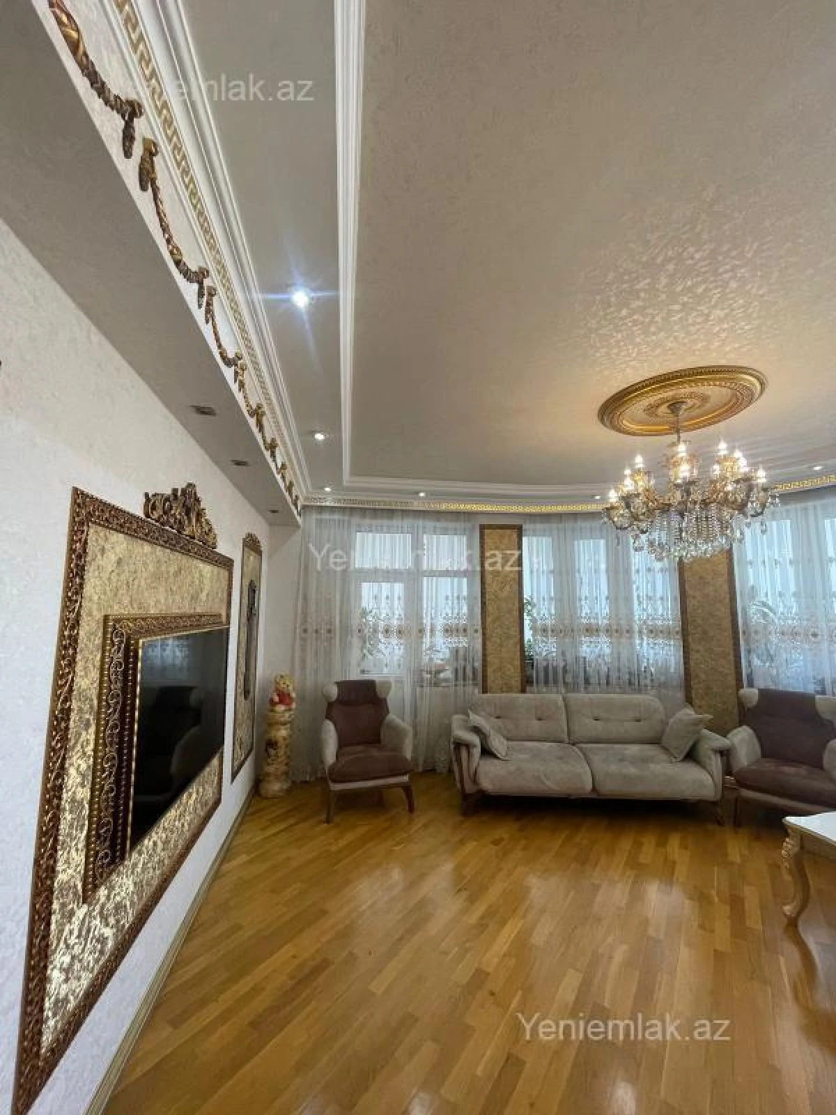 Satılır 3 otaqlı yeni tikili 130 m²