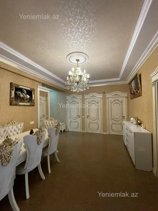 Satılır 3 otaqlı yeni tikili 130 m²