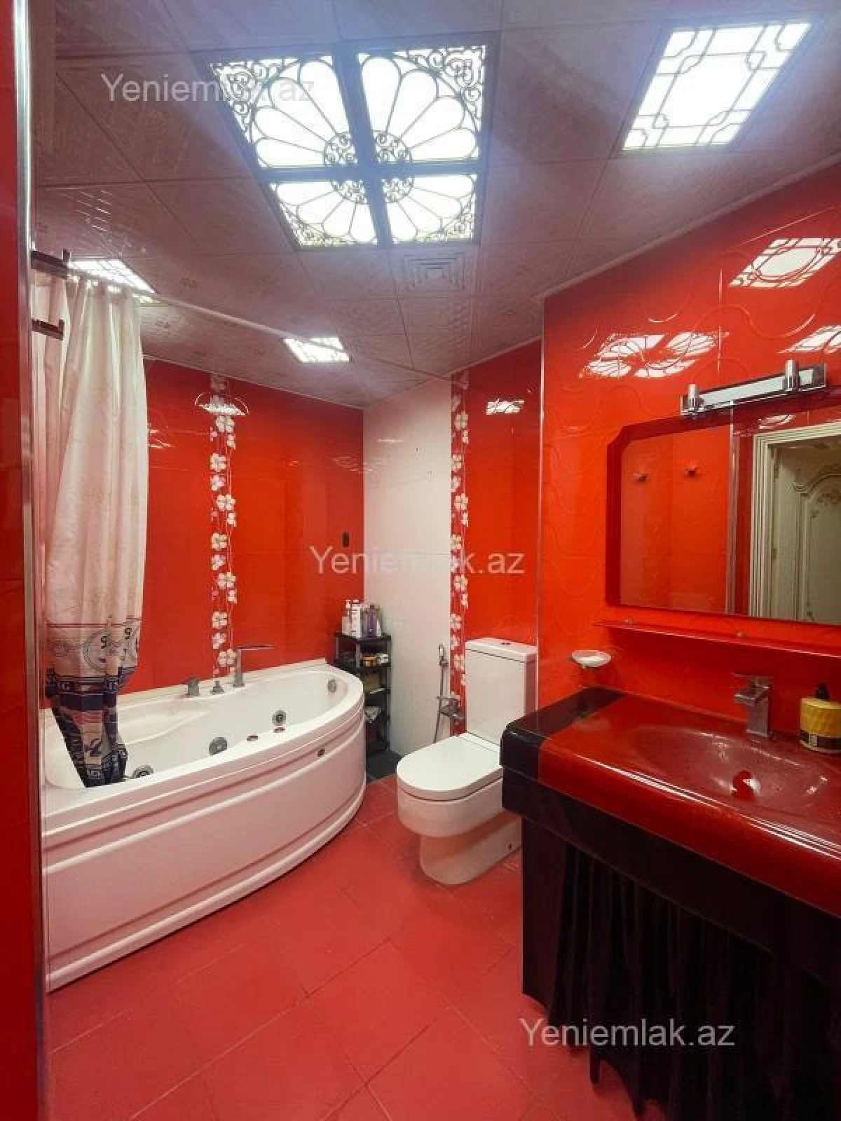 Satılır 3 otaqlı yeni tikili 130 m²