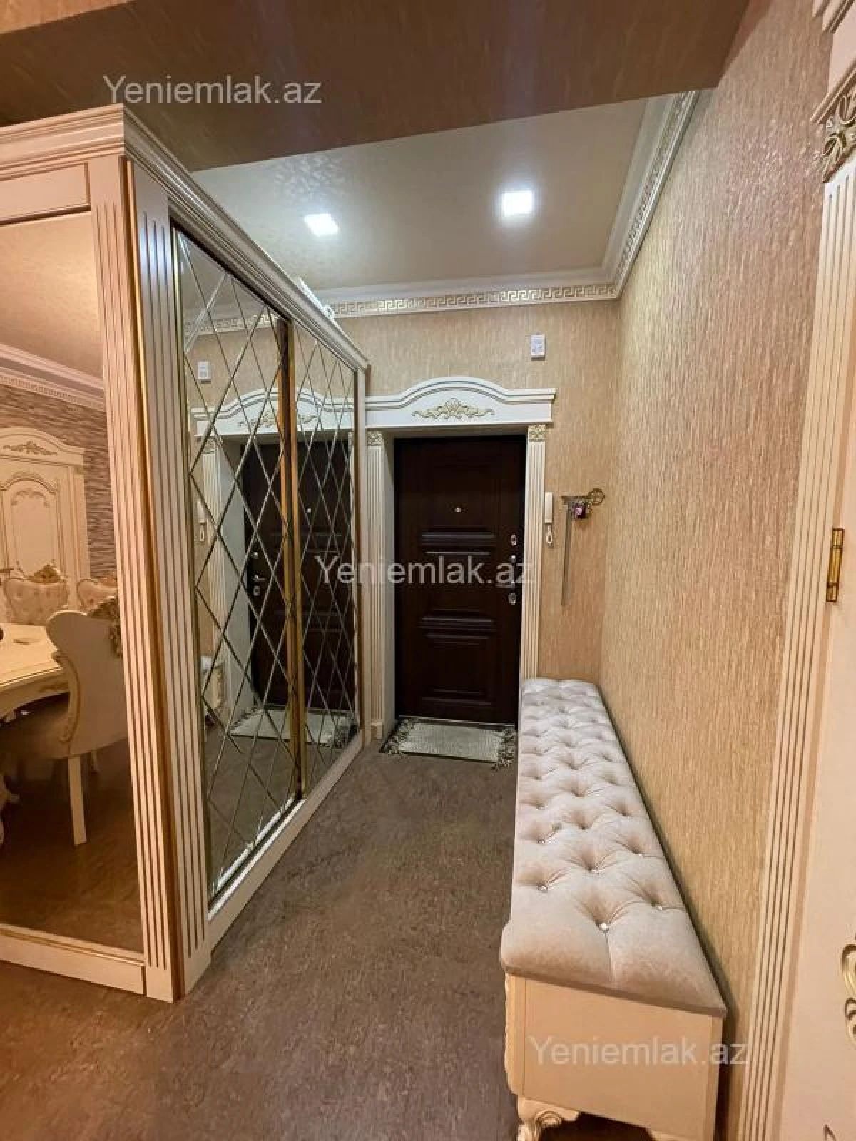 Satılır 3 otaqlı yeni tikili 130 m²