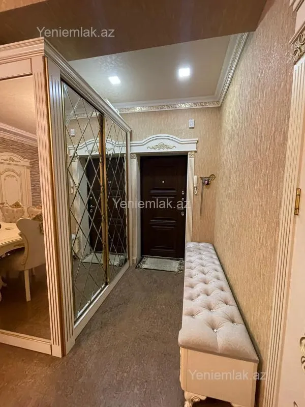 Satılır 3 otaqlı yeni tikili 130 m²