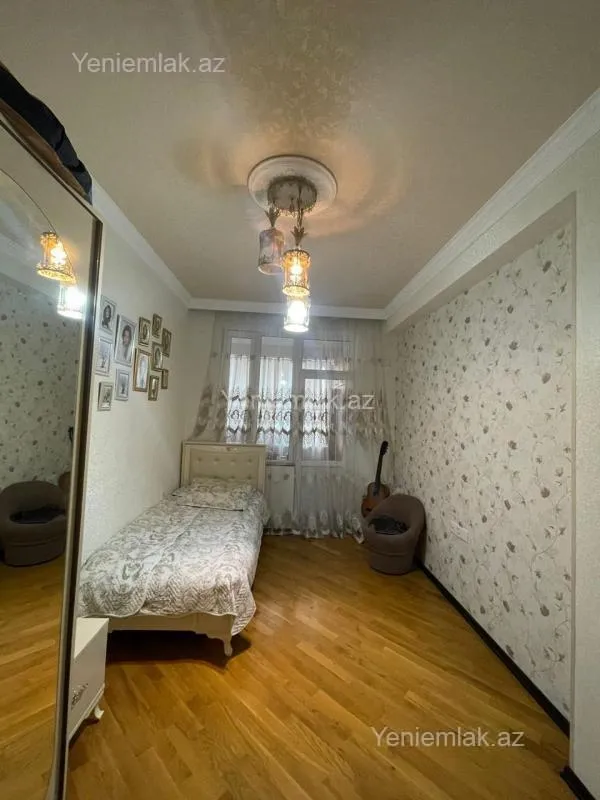 Satılır 3 otaqlı yeni tikili 130 m²