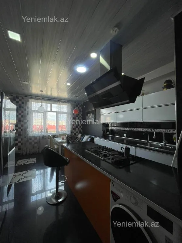 Satılır 3 otaqlı yeni tikili 130 m²