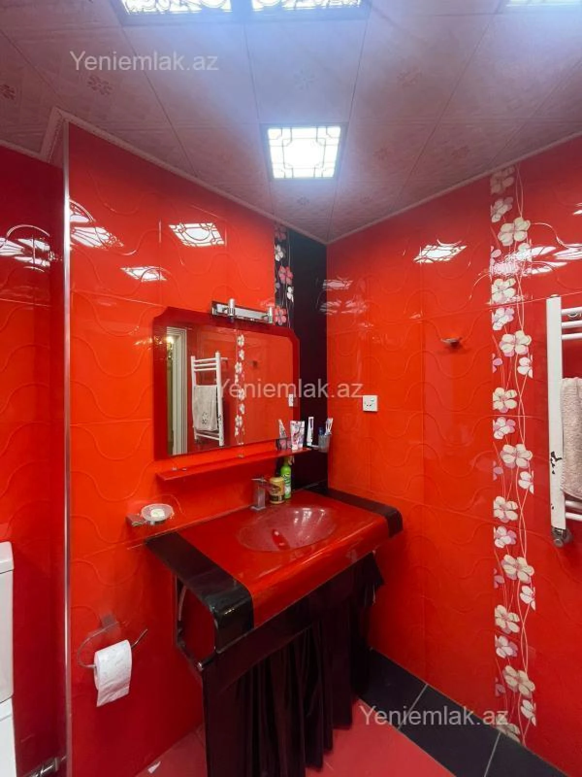 Satılır 3 otaqlı yeni tikili 130 m²