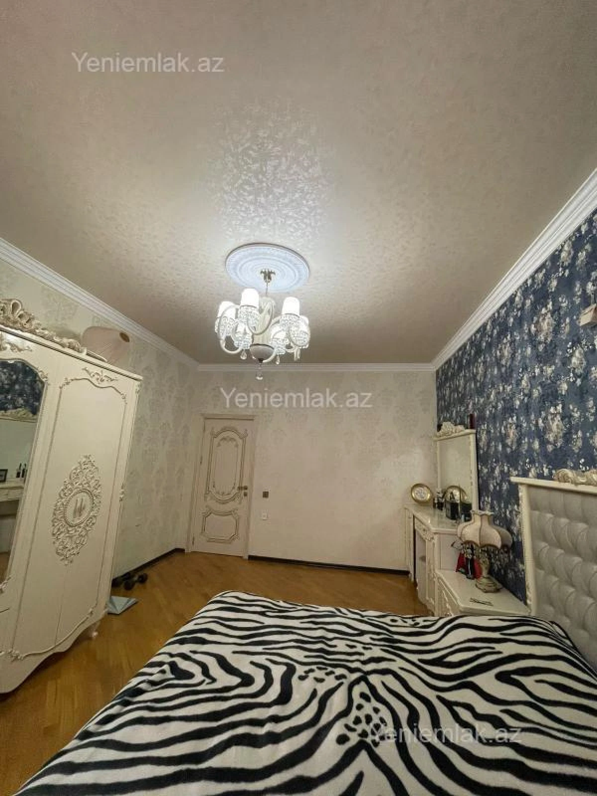 Satılır 3 otaqlı yeni tikili 130 m²