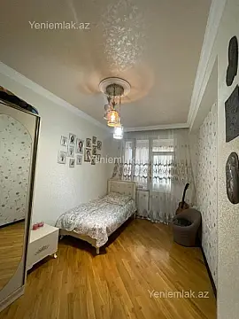 Satılır 3 otaqlı yeni tikili 130 m²