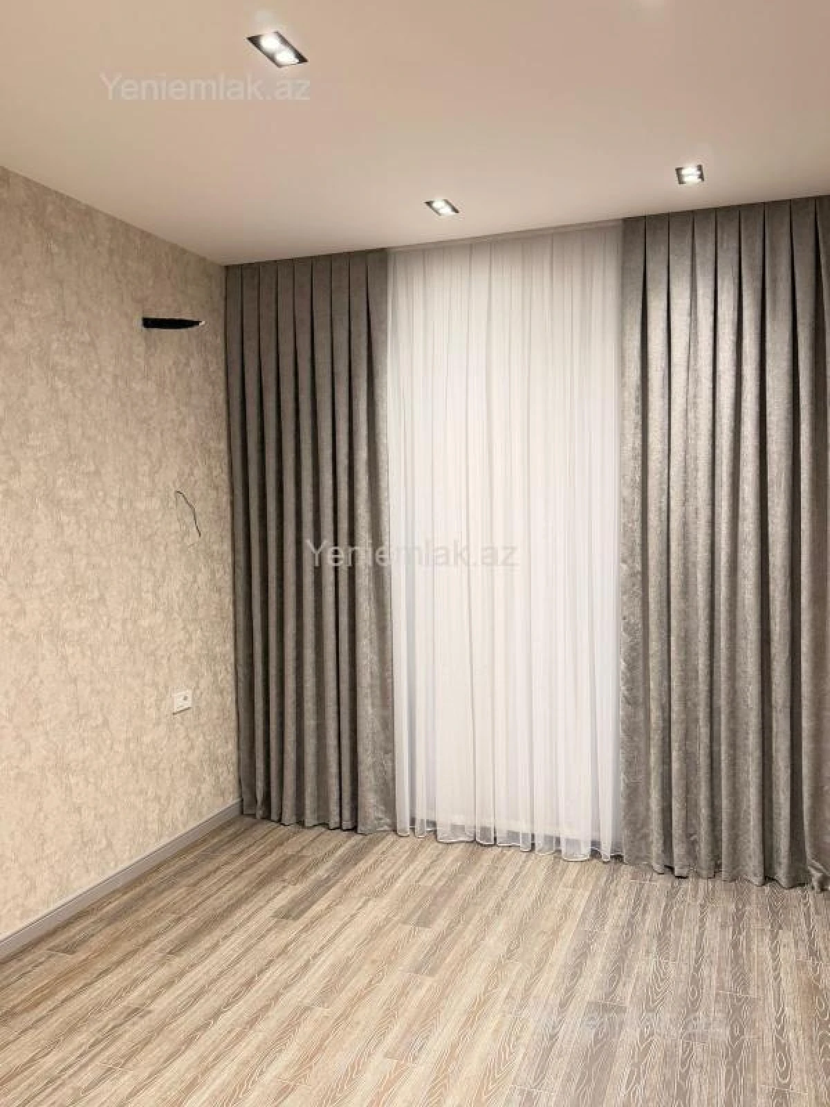 Satılır 2 otaqlı yeni tikili 75.5 m²