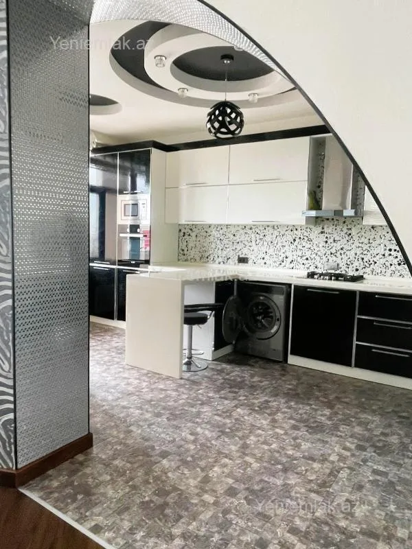 Satılır 3 otaqlı yeni tikili 165 m²