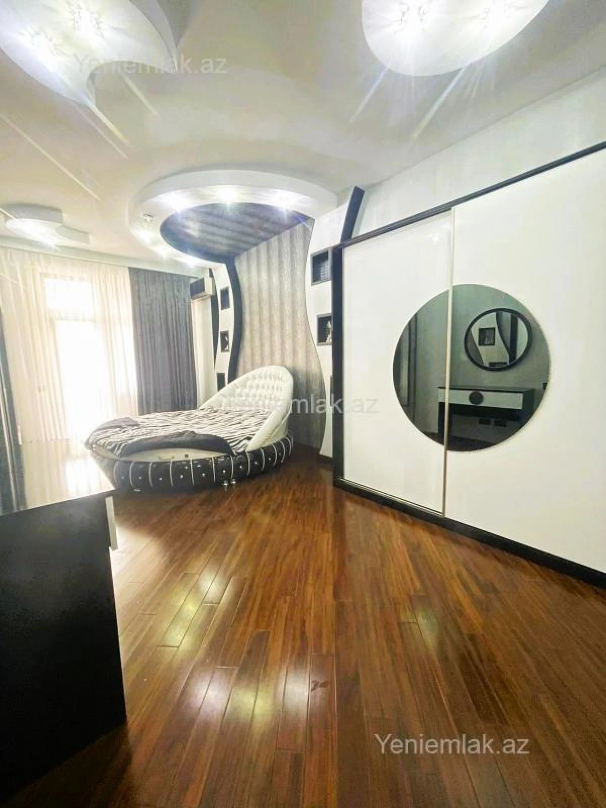 Satılır 3 otaqlı yeni tikili 165 m²