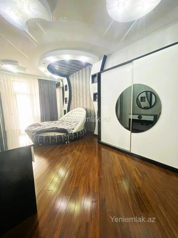 Satılır 3 otaqlı yeni tikili 165 m²