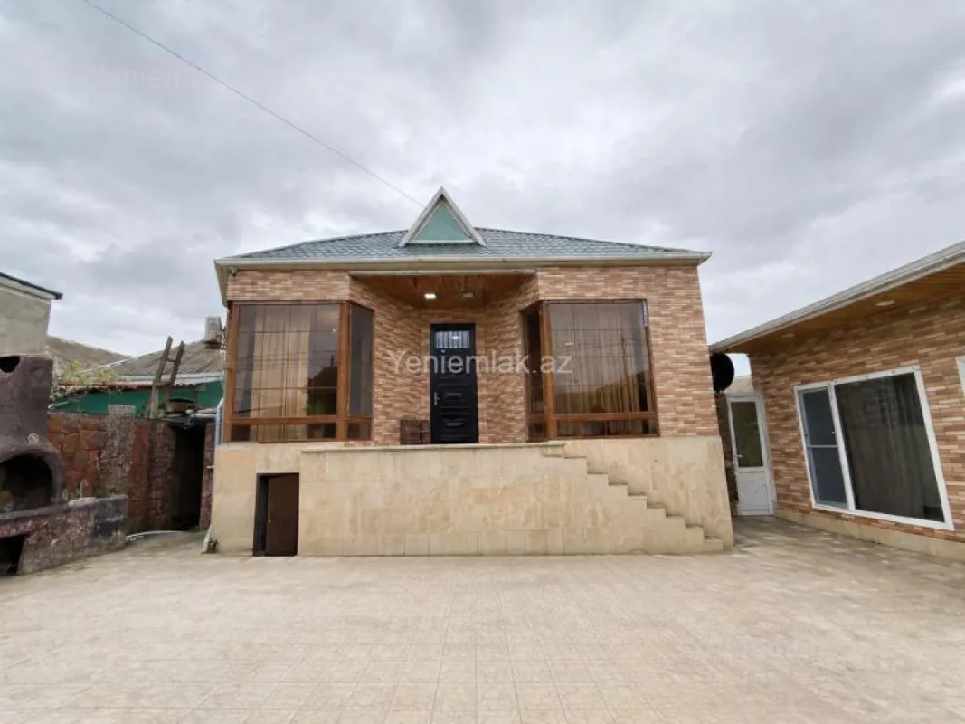 Satılır 4 otaqlı həyət evi 120 m²