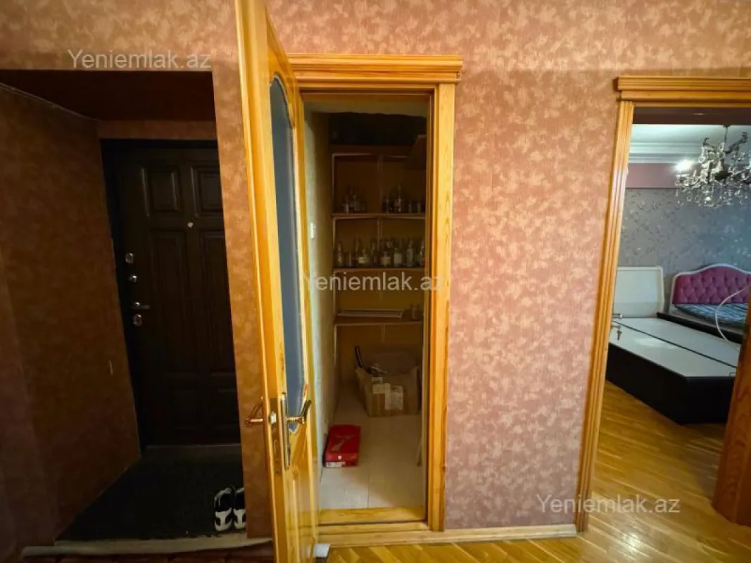 Satılır 3 otaqlı köhnə tikili 100 m²