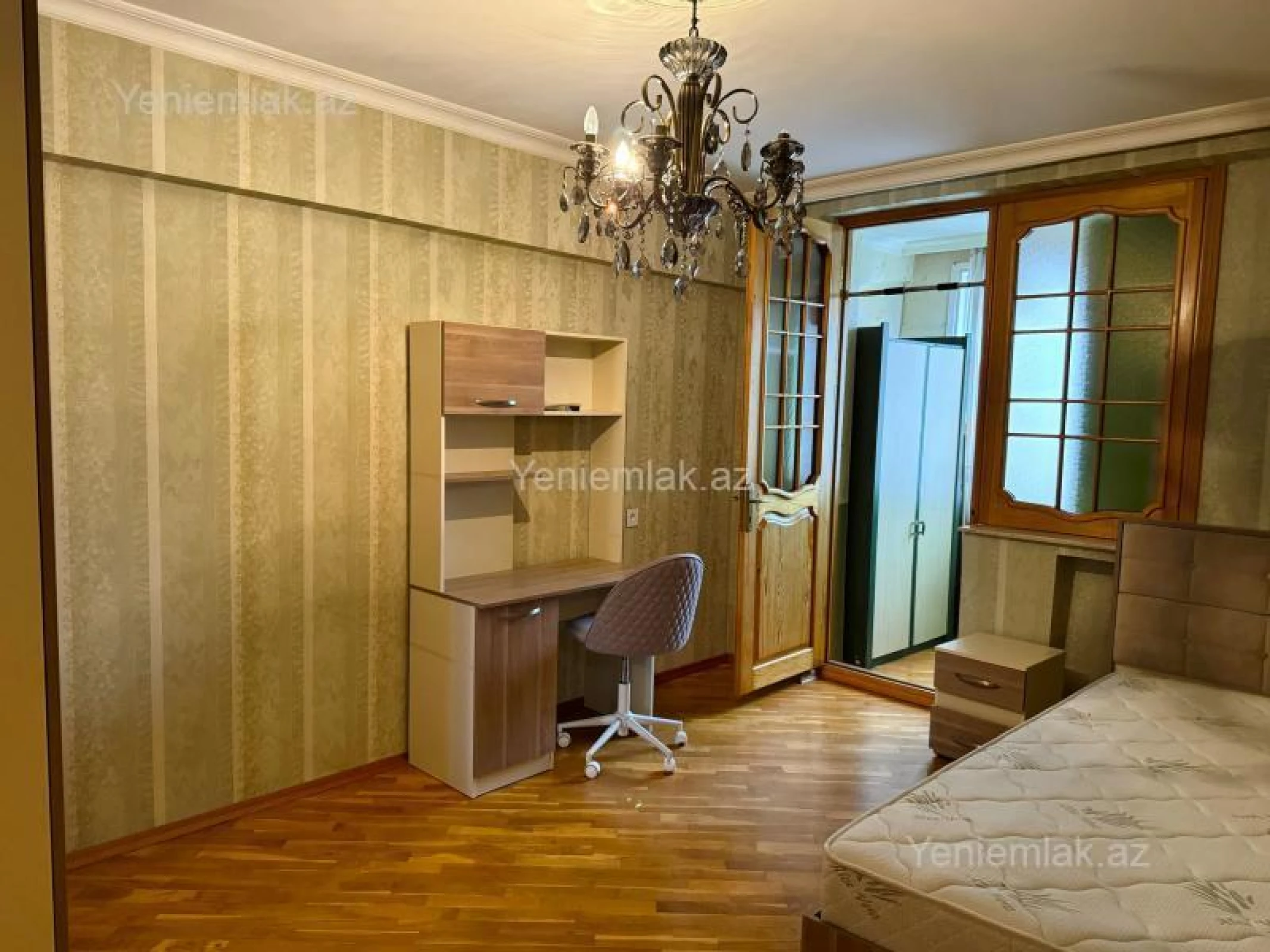 Satılır 3 otaqlı köhnə tikili 100 m²