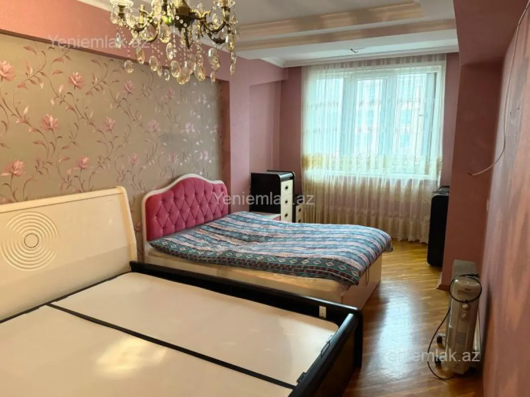 Satılır 3 otaqlı köhnə tikili 100 m²