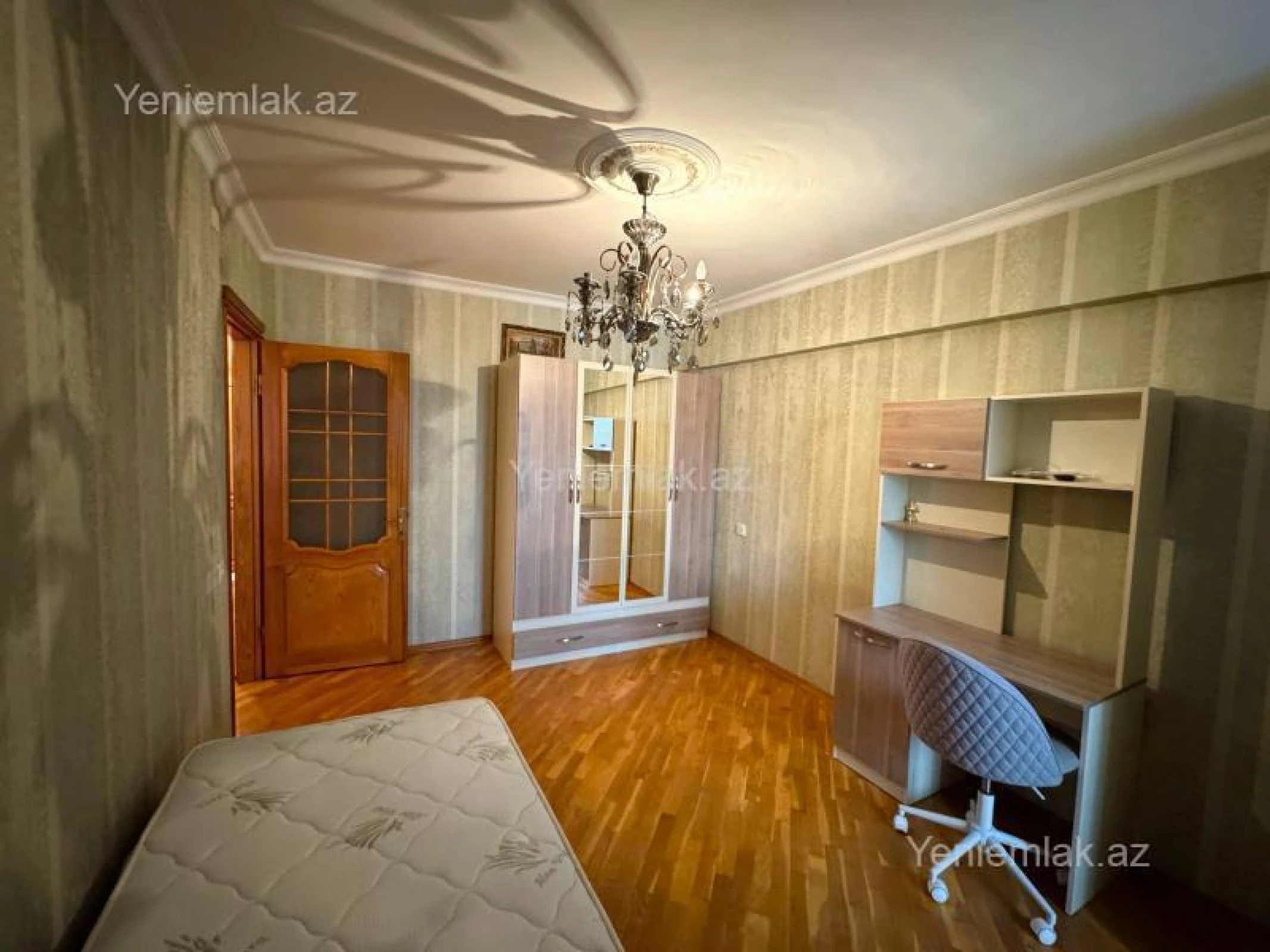 Satılır 3 otaqlı köhnə tikili 100 m²