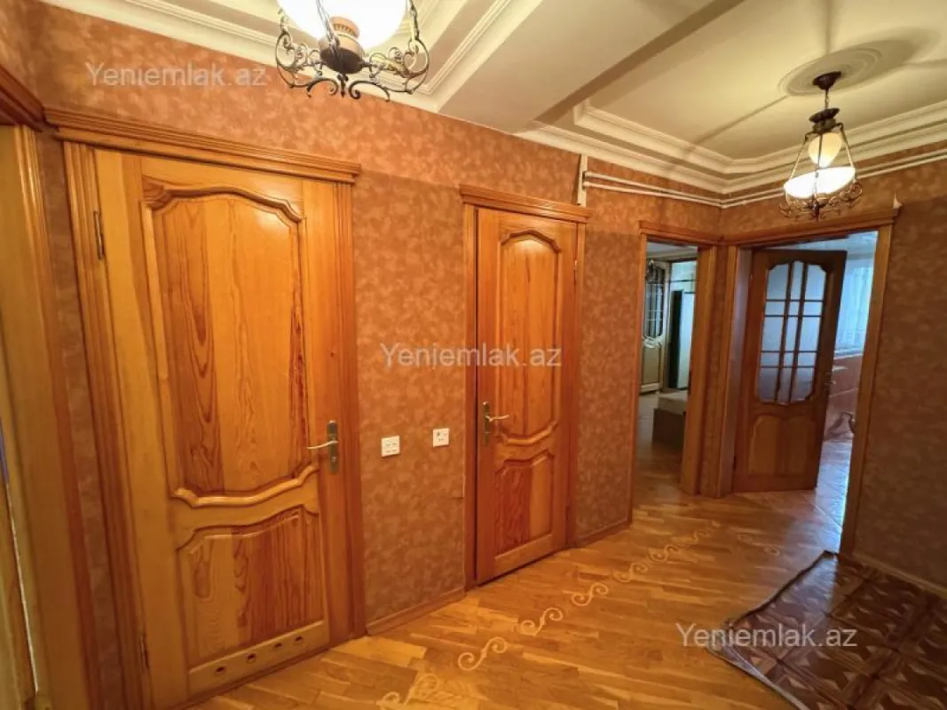 Satılır 3 otaqlı köhnə tikili 100 m²