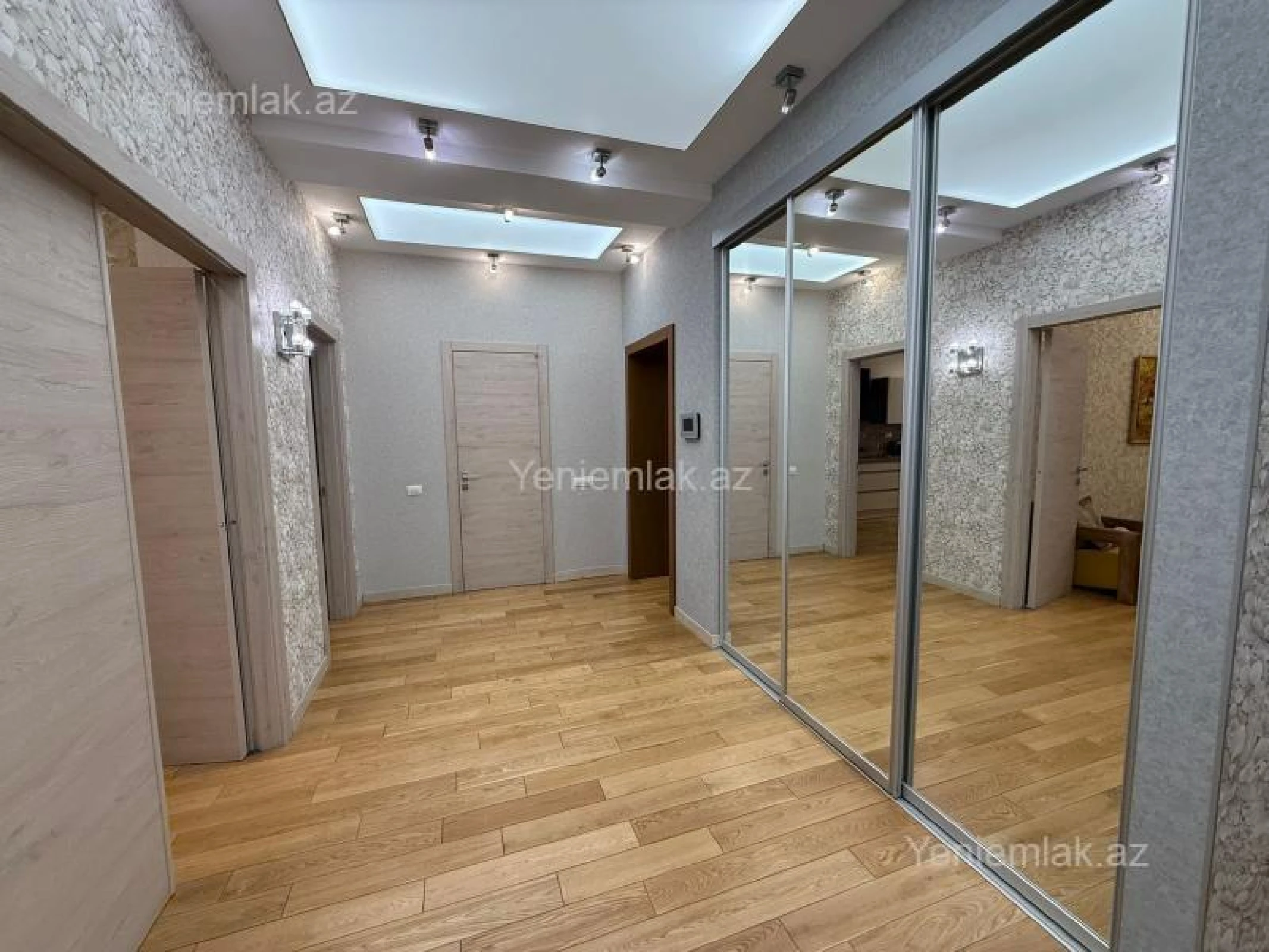 Satılır 4 otaqlı yeni tikili 150 m²