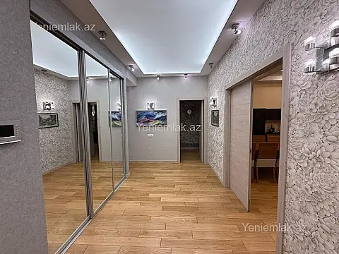 Satılır 4 otaqlı yeni tikili 150 m²