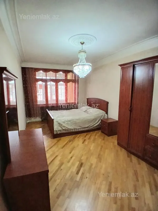 Satılır 3 otaqlı köhnə tikili 90 m²