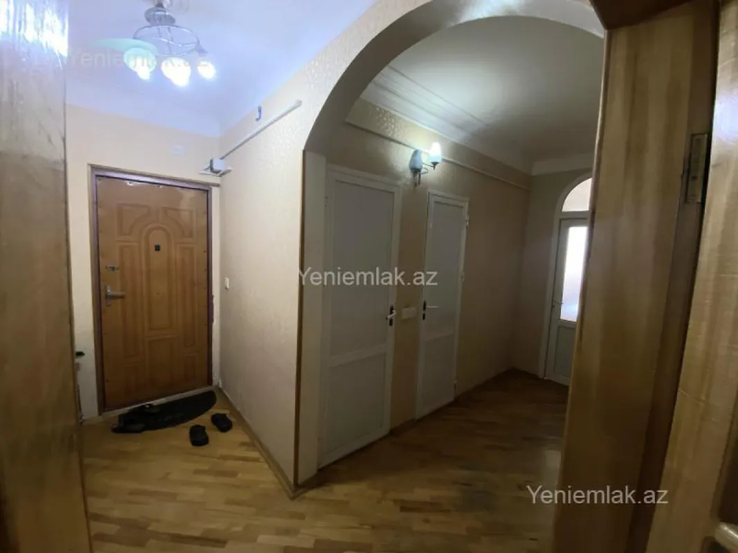 Satılır 3 otaqlı köhnə tikili 90 m²