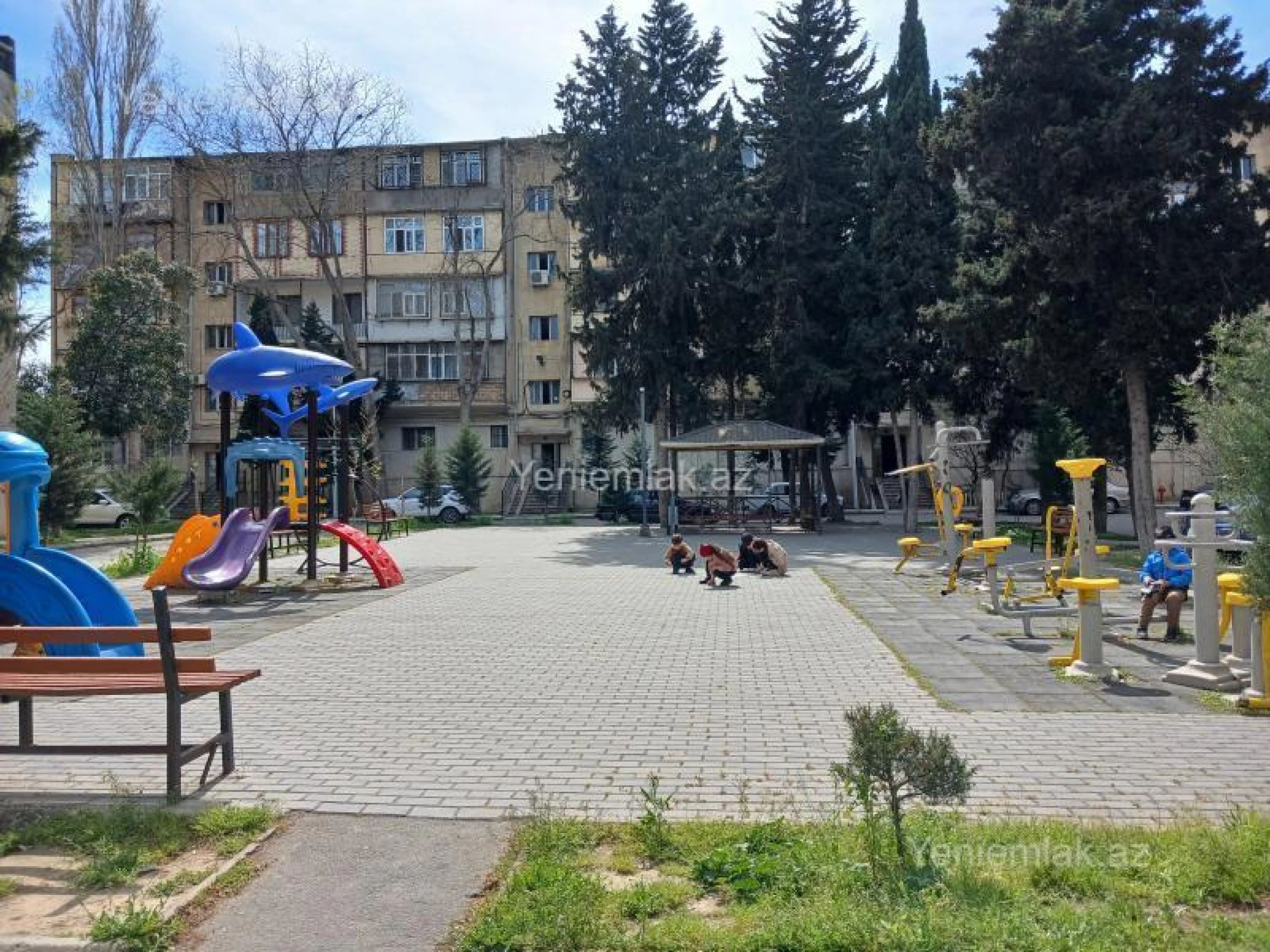 Satılır 3 otaqlı köhnə tikili 90 m²