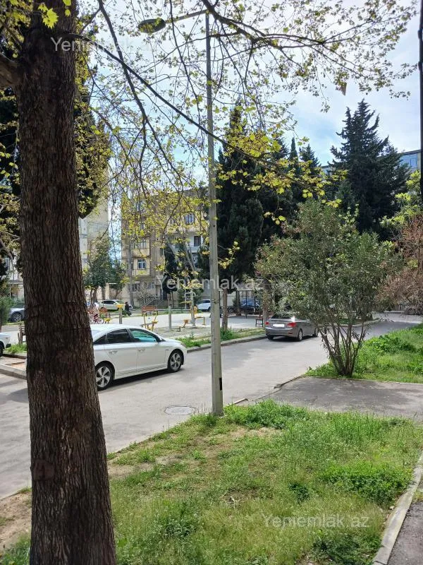 Satılır 3 otaqlı köhnə tikili 90 m²
