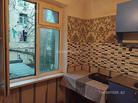 Satılır 1 otaqlı köhnə tikili 30 m²