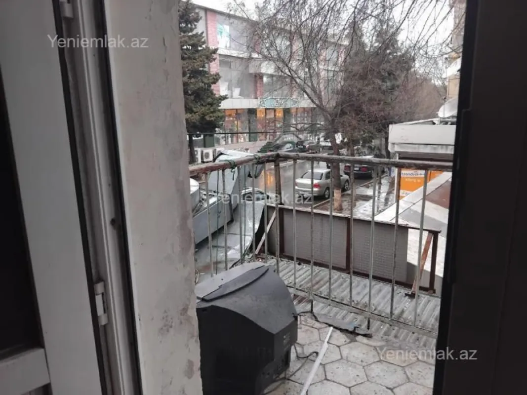 Satılır 1 otaqlı köhnə tikili 30 m²