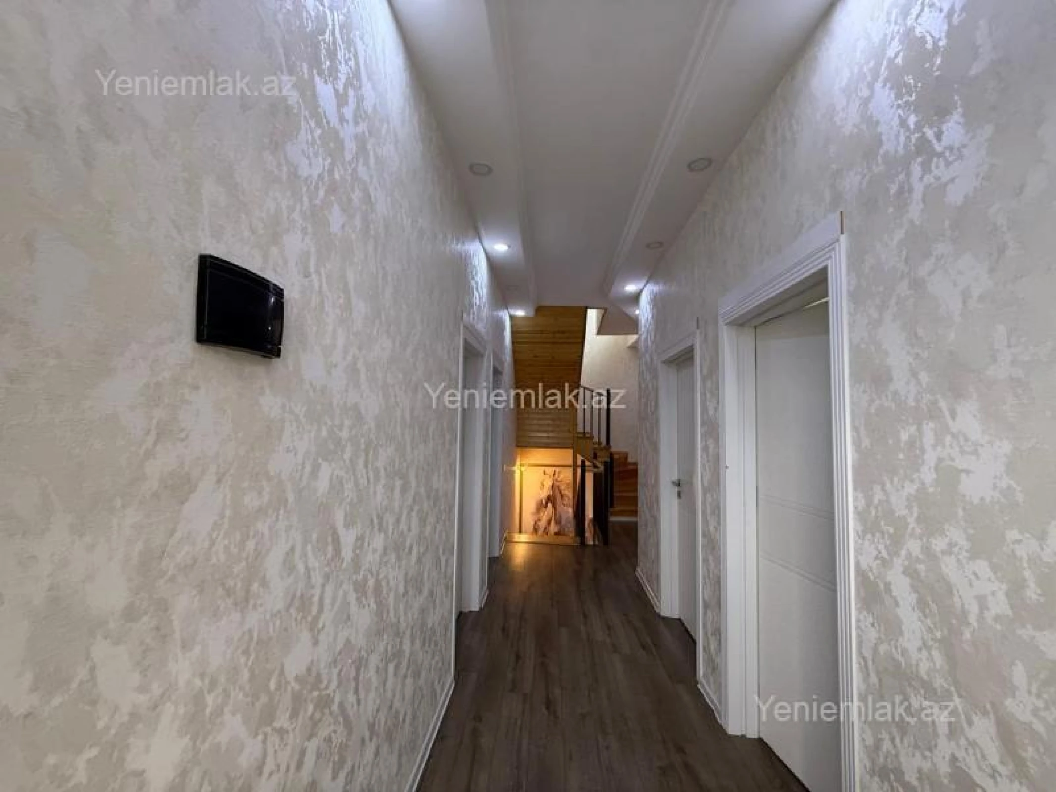 Satılır 6 otaqlı həyət evi 240 m²