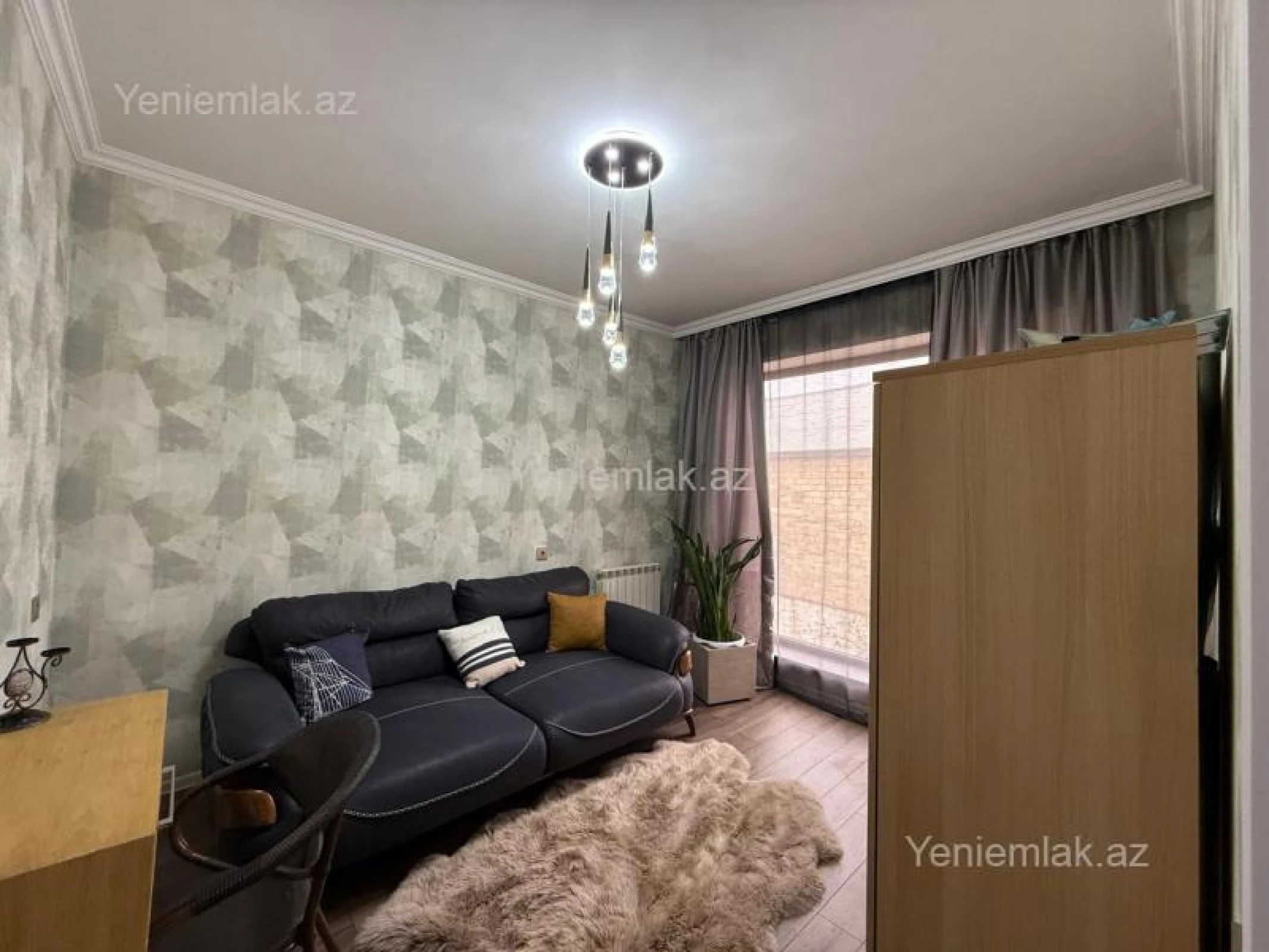 Satılır 6 otaqlı həyət evi 240 m²