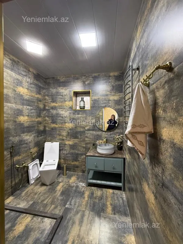 Satılır 6 otaqlı həyət evi 240 m²