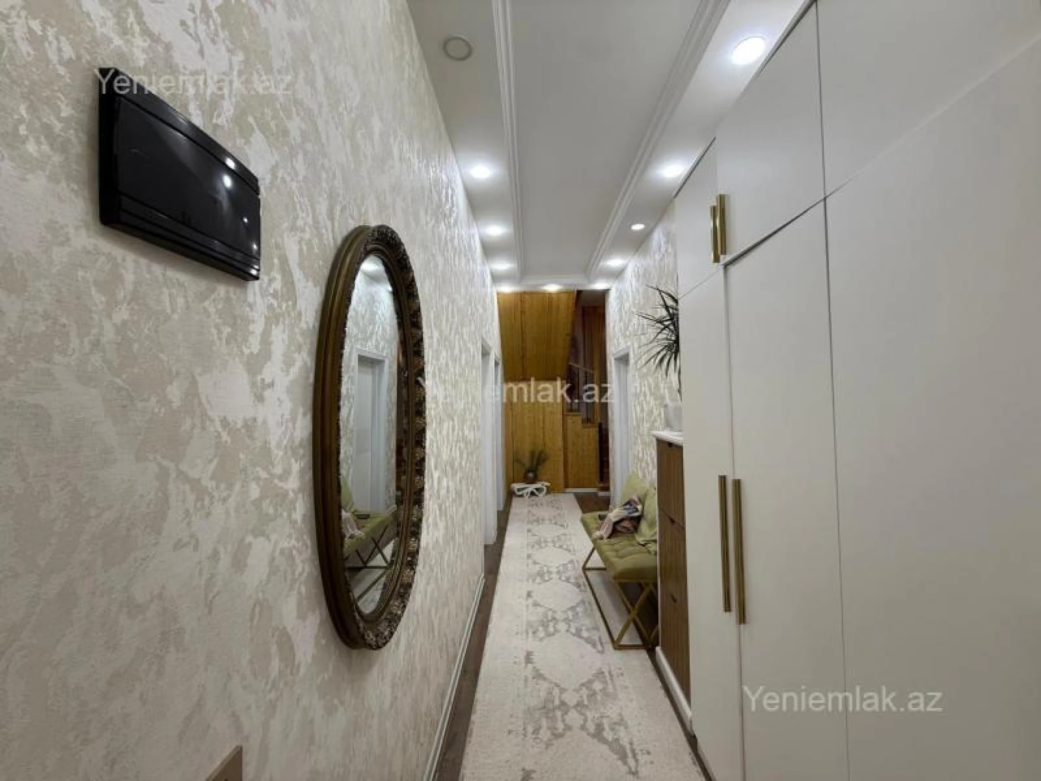 Satılır 6 otaqlı həyət evi 240 m²