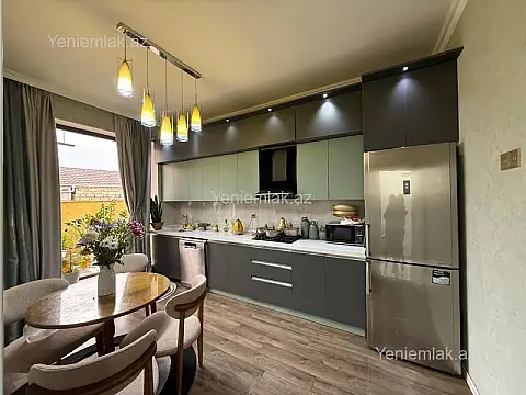 Satılır 6 otaqlı həyət evi 240 m²