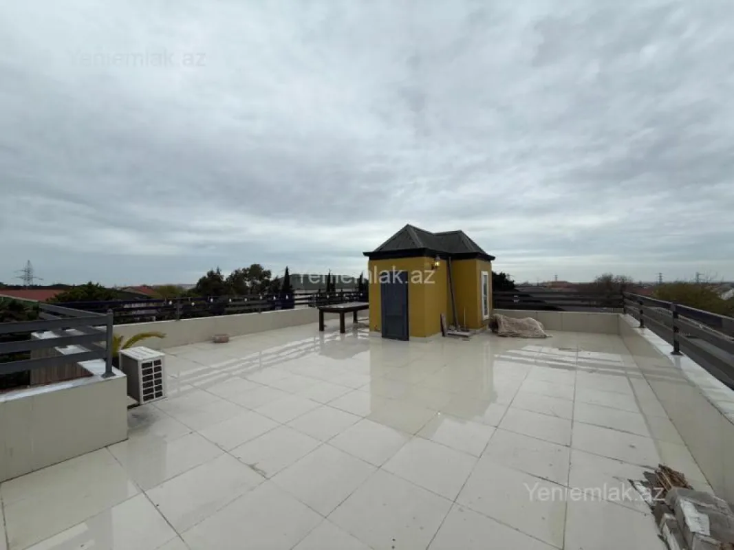 Satılır 6 otaqlı həyət evi 240 m²