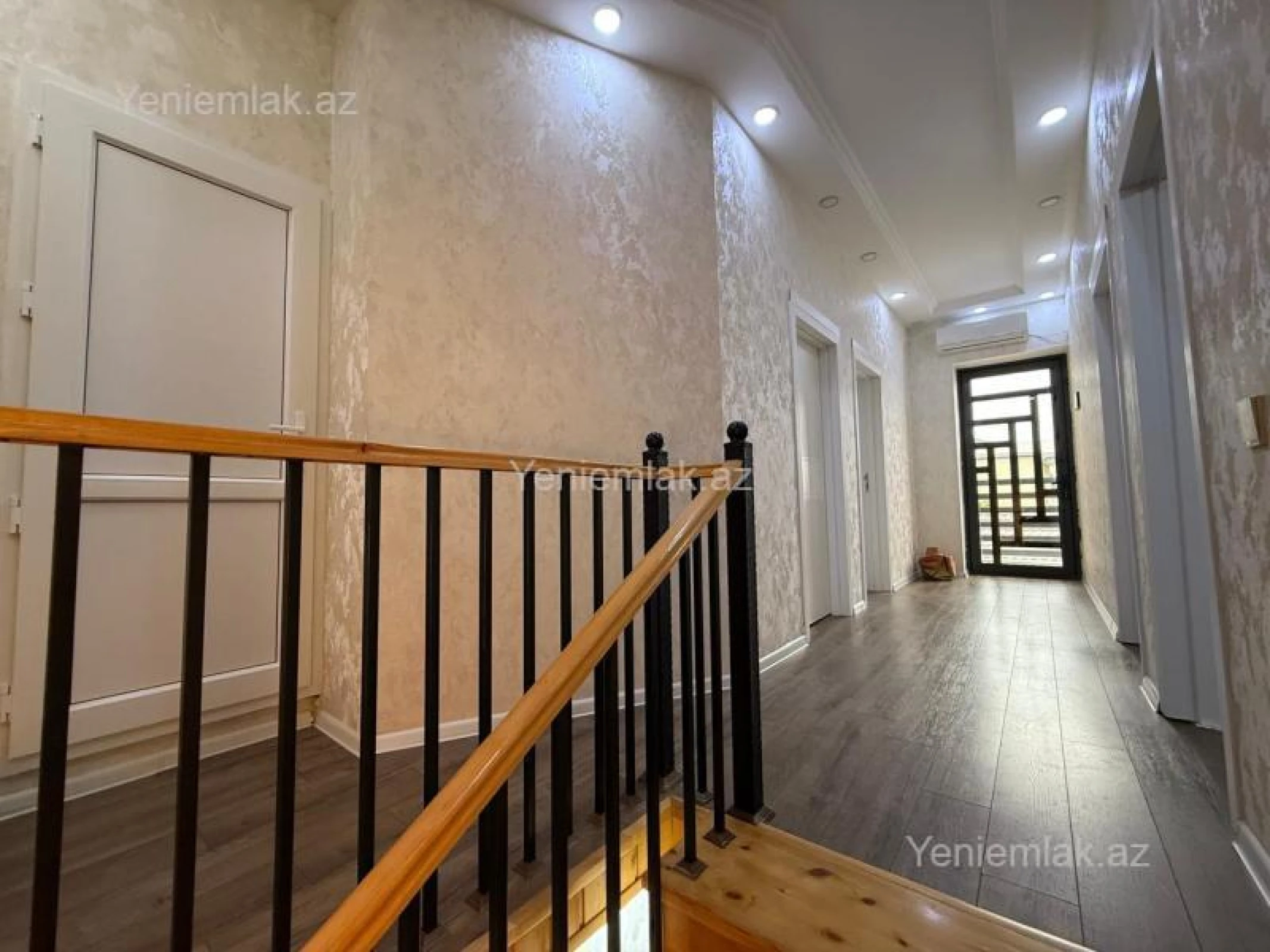 Satılır 6 otaqlı həyət evi 240 m²