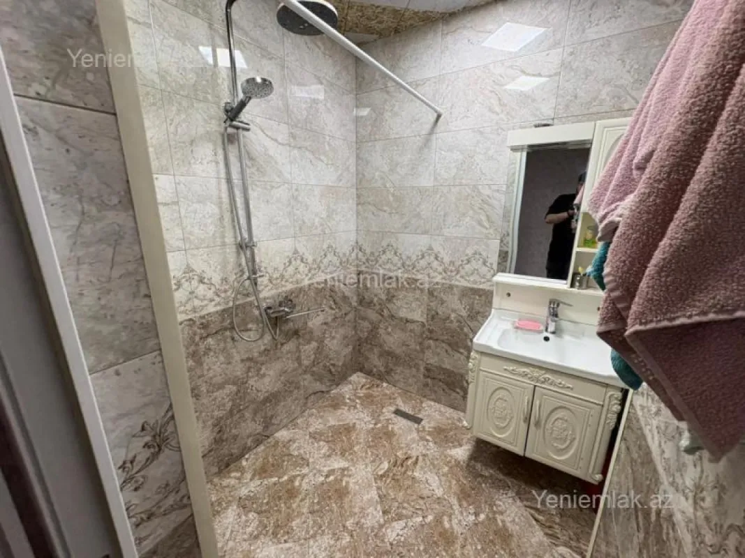 Satılır 5 otaqlı köhnə tikili 100 m²