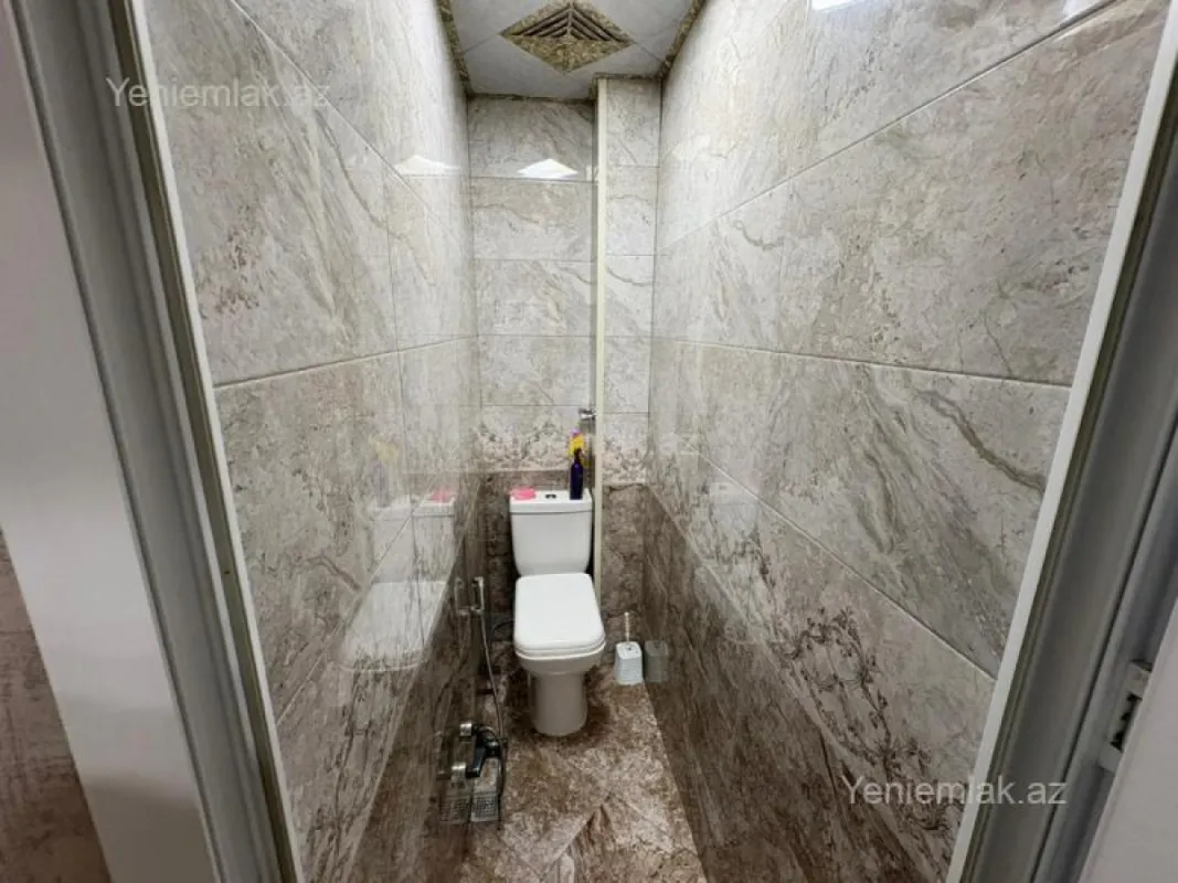 Satılır 5 otaqlı köhnə tikili 100 m²